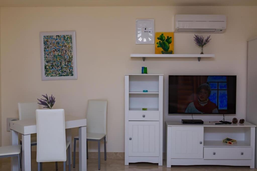 2 Bedrooms Apartment In Magnolia Golf Resort, La Caleta Costa Adeje  Exterior photo