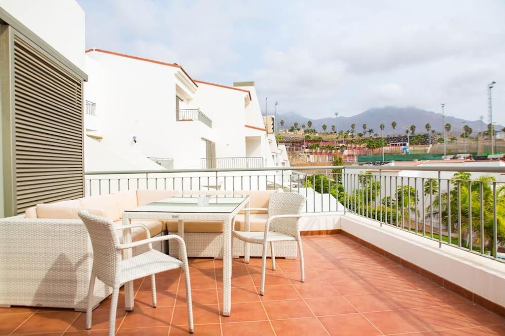2 Bedrooms Apartment In Magnolia Golf Resort, La Caleta Costa Adeje  Exterior photo